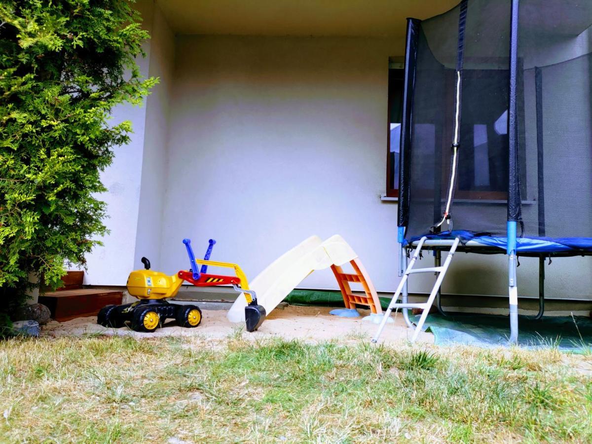 Komfortowy Apartament Dwupokojowy Z Tarasem I Garaz Ustka Kültér fotó